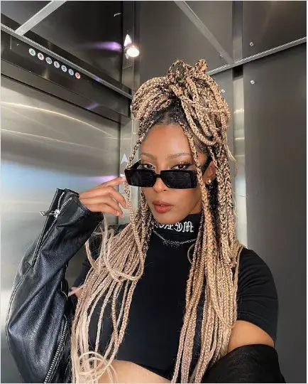 Baddie blonde box braids