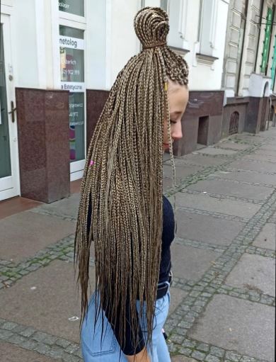 Beige blonde box braids