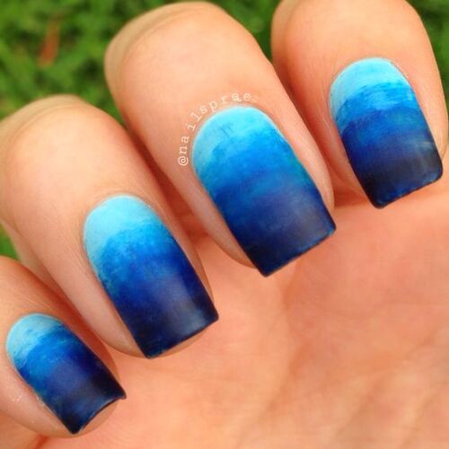 brush stroke ombre nail design