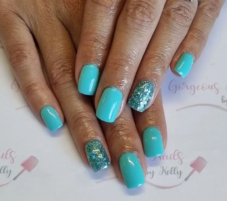 Glittery Turquoise Nails