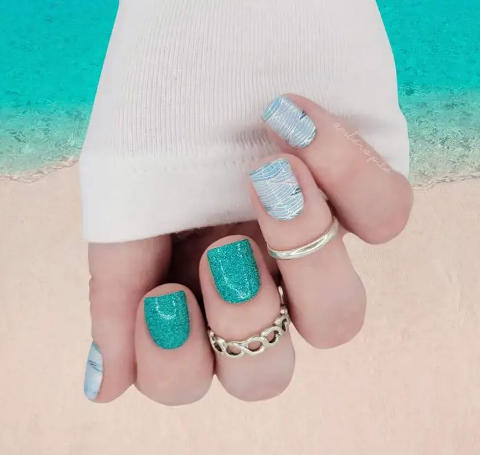 Lovely Turquoise Nail Art