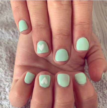 Mint gel heart nails