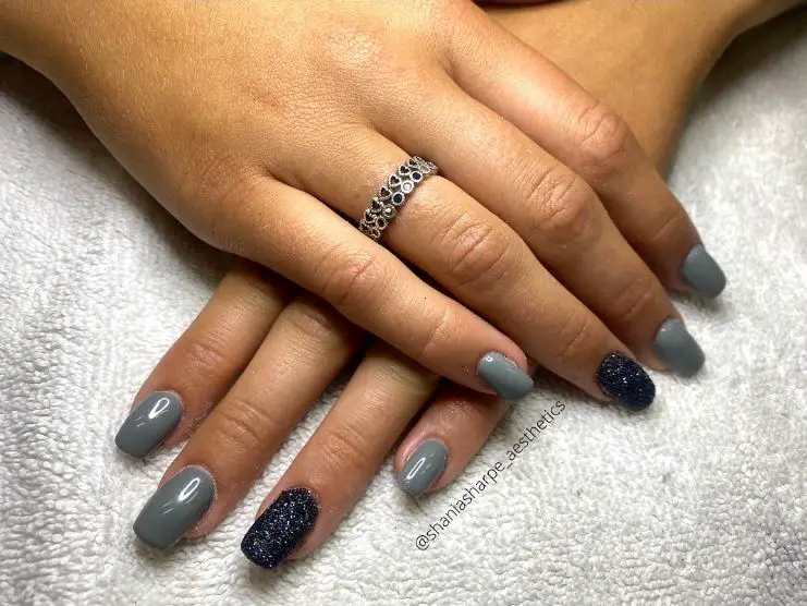 Simple Grey nails