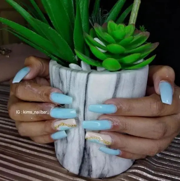 baby blue nails