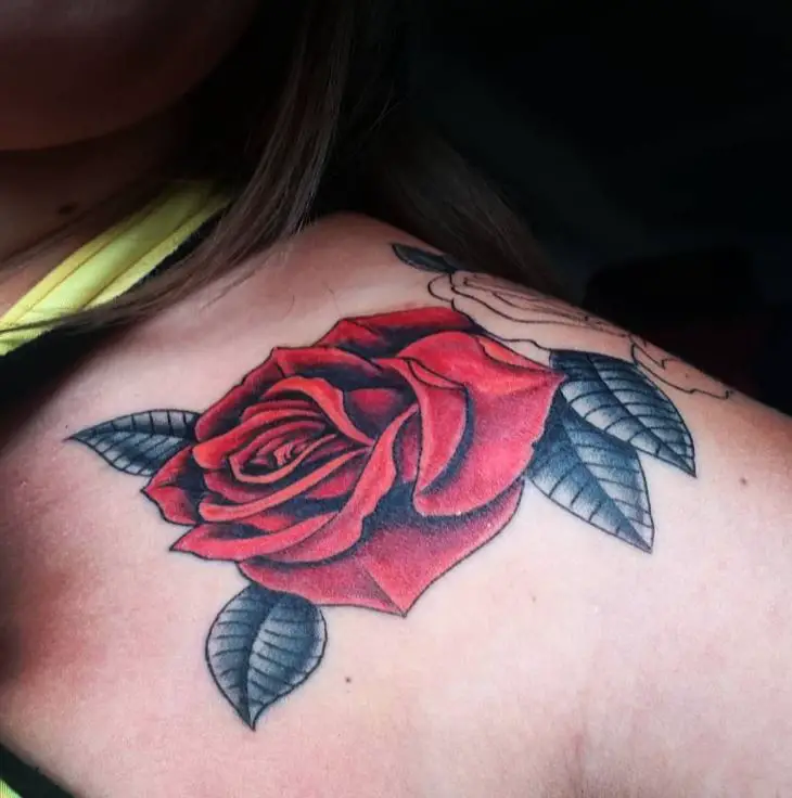 coloured roses shoulder tattoo