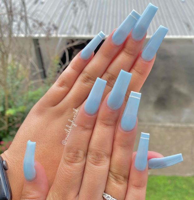 pretty blue nails