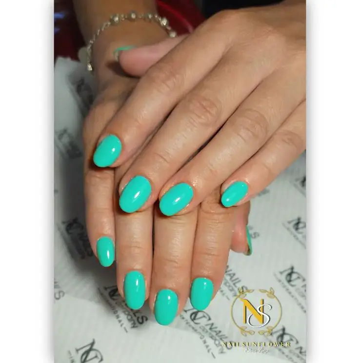 turquoise mani