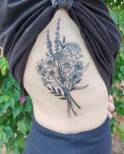 A floral bouquet on the ribs
