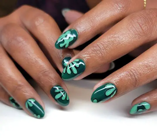 Pattern Emerald Green Nail
