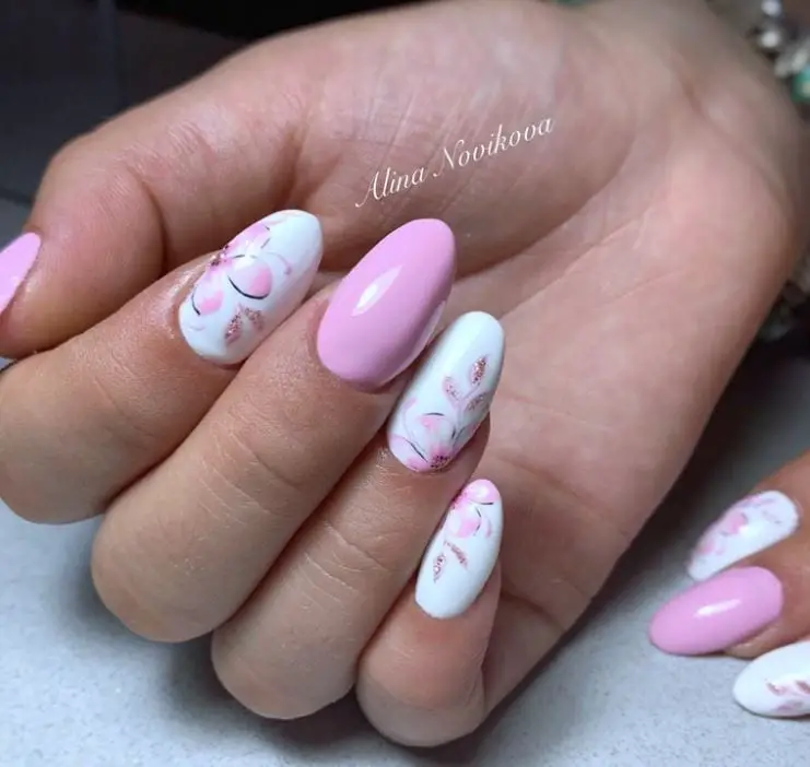 White and Pink Flowers Nail Art