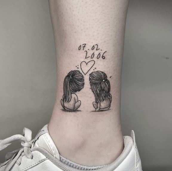 artistic sisters tatoo of a drawing
