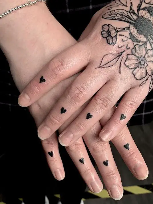 85+ Hand Tattoos For Women To Stir Your Imagination