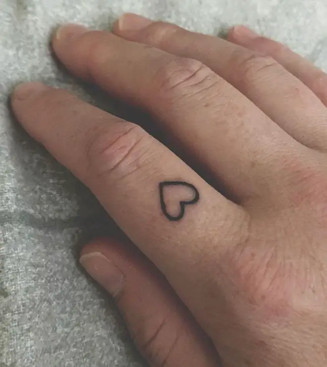 heart tattoo on the finger