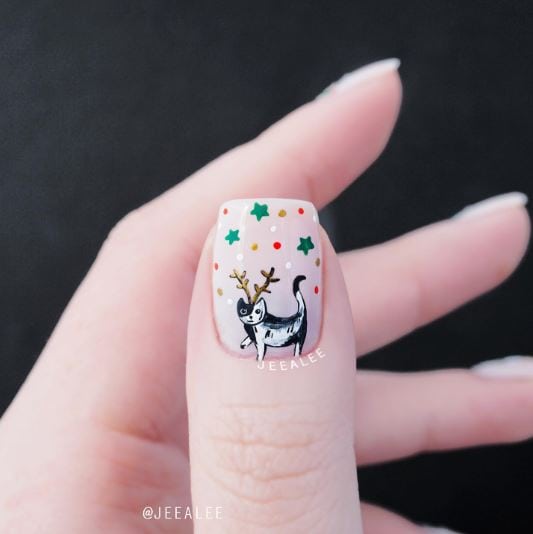 Christmas Kitten Nail Manicure