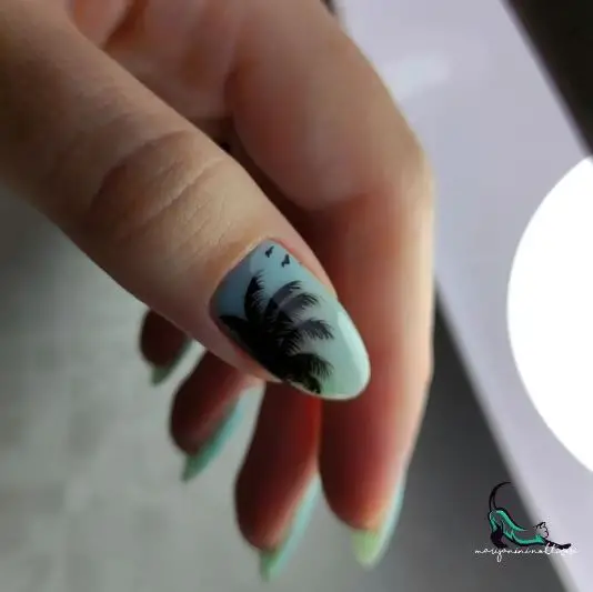 Coconut Tree Pattern on Minty Nails