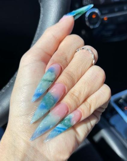 Cool Ombré Mint Nails