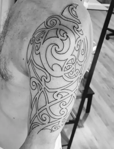 Free Hand Maori Pattern Tattoo