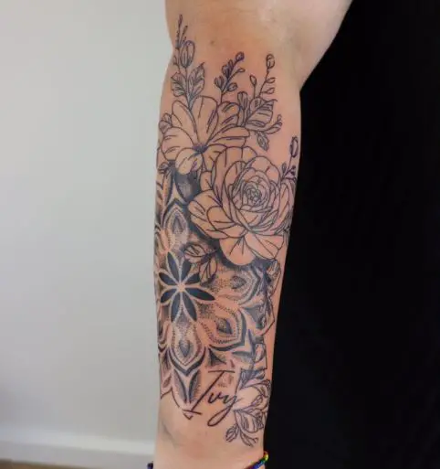 Mandala & Blumen Tattoo on the Forearm