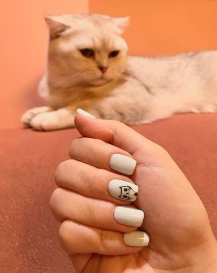 Minimalist, Nude Cat Nail Design