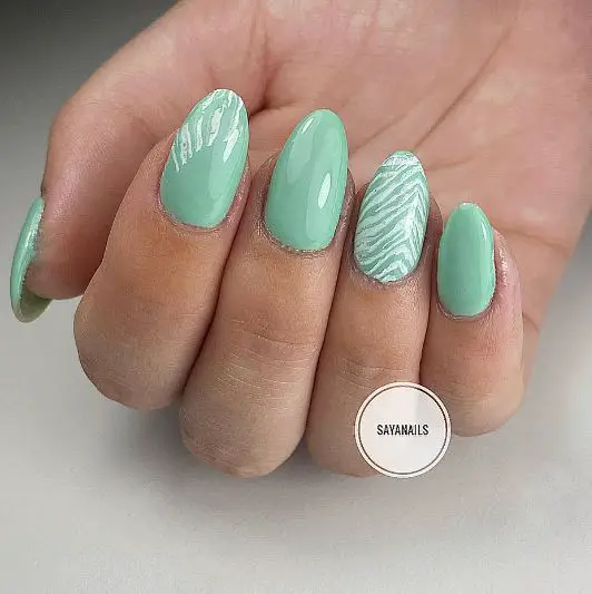 Pattern Minty Green Nails
