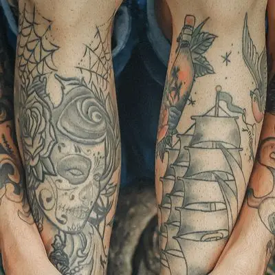 128 mil Me gusta 70 comentarios  𝕷𝖔𝖟 loztattooer en Instagram  Duelling cherubs f  Boas ideias para tatuagem Ideias de tatuagens  Tatuagens aleatórias