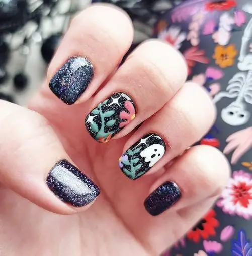 Black Glitter with Ghosties Nailart