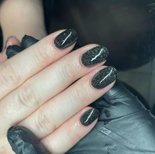 Short Black Glitter Nails