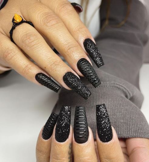 black nails with glitter tips