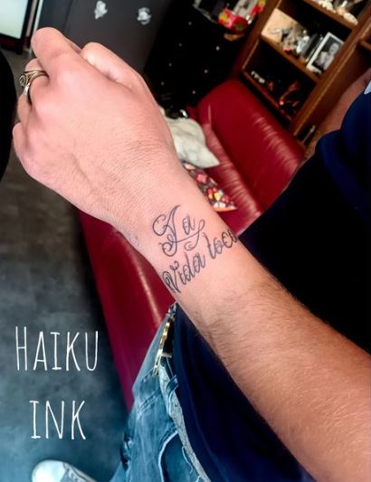 Spanish Phrase Tattooed on the Wrist