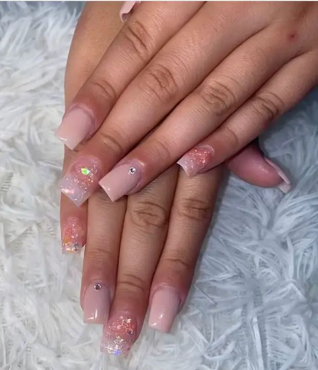 Stunning Short Nails with Diamonds