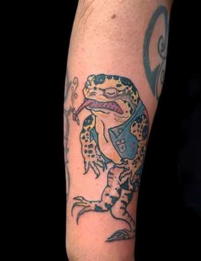 Dotted Smoking Frog Tattoo