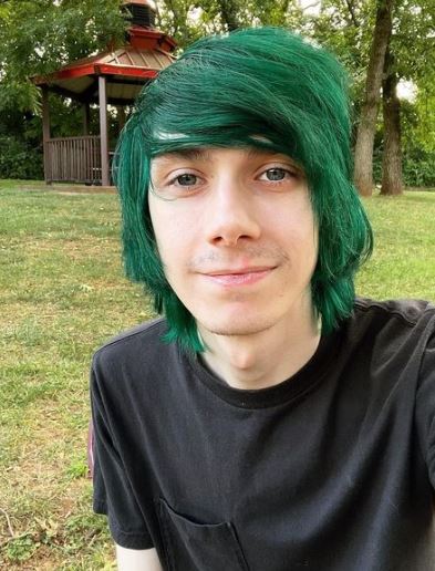 Green Emo Boy Hair