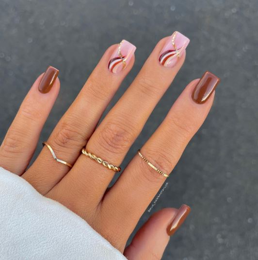 Short Brown Nails with Simple Swirl and Glitter