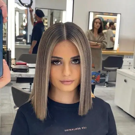 Straight Shoulder Length Hair with Balayage