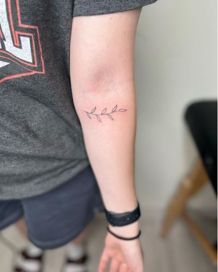 The Daintiest Vine Tattoo