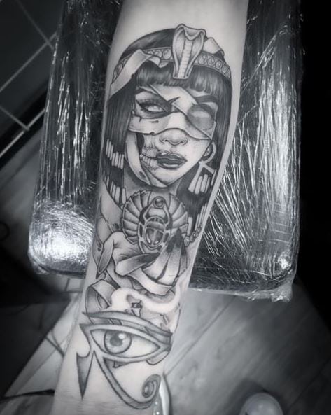 Egyptian Mummy Girl and Eye of Horus Tattoo