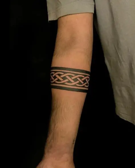 Grey Celtic Armband Tattoo