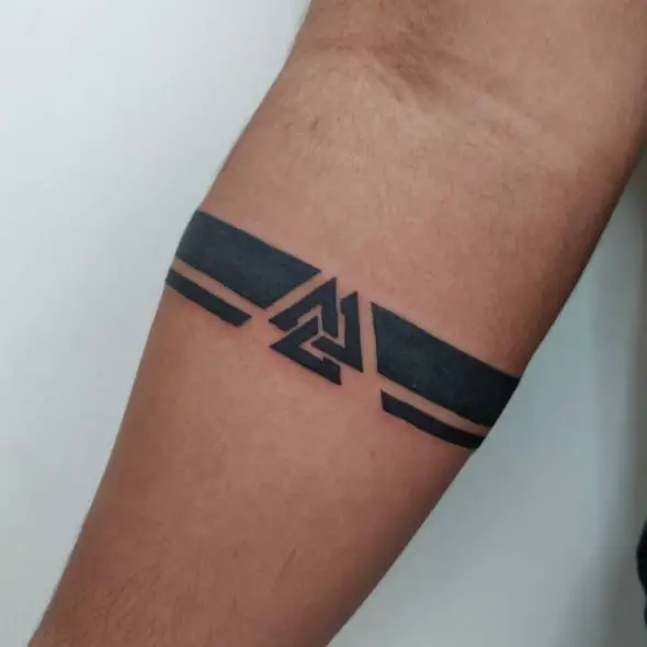 Armband with Celtic Triangle Knot Tattoo