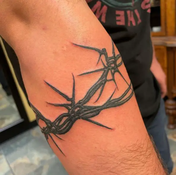 Grey Barb Wire Armband Tattoo