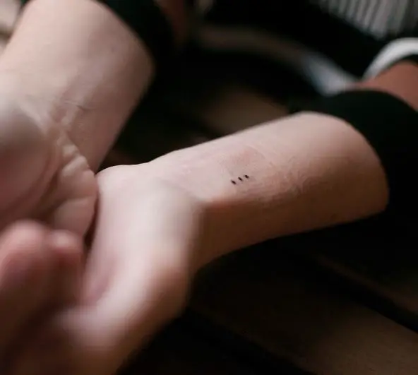 Simple Three Dots on the Wrist