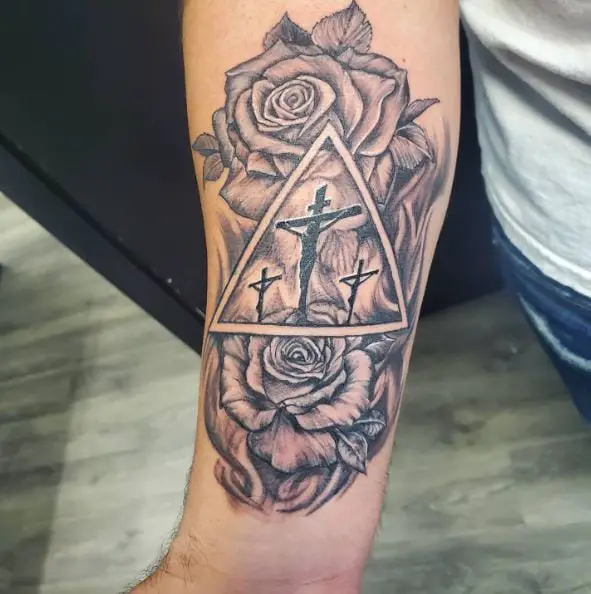 3 Cross Tattoo With Roses