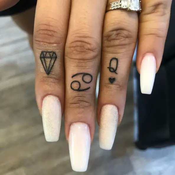 Black Ink Queen of Hearts and Diamind Finger Tattoo