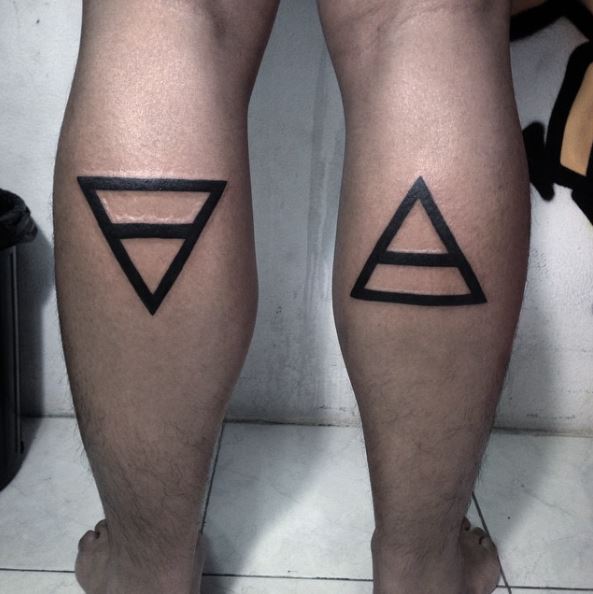 41 Triangle Tattoos For Women That Are Super Inspiring