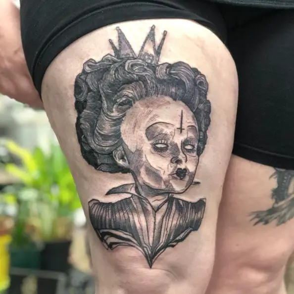 Grey Queen of Hearts Thigh Tattoo Piece