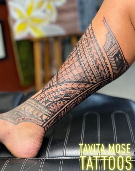 Grey Samoan Tribal Calf Muscles Tattoo