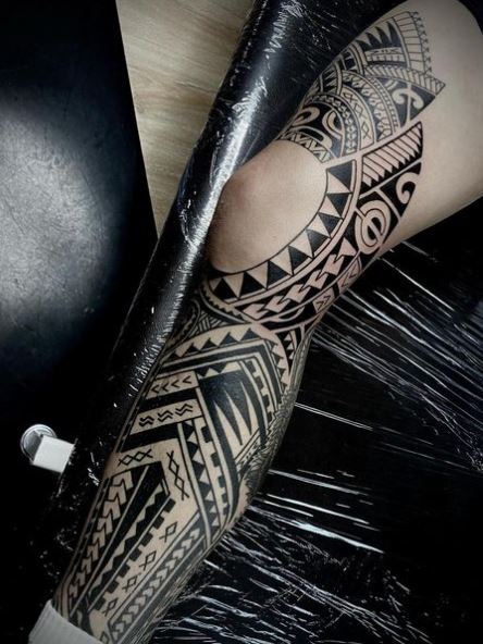 Samoan Tribal Thigh and Leg Tattoo