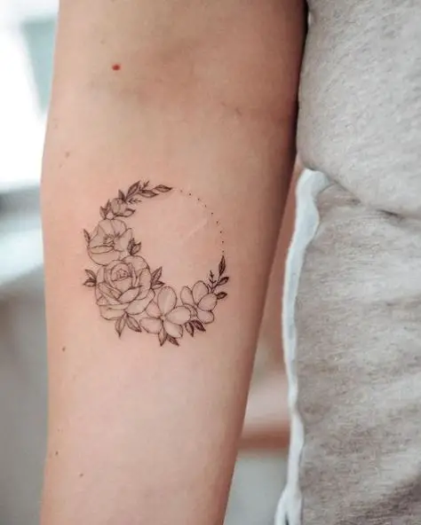 Greyscale Wild Flowers Bouquet Tattoo