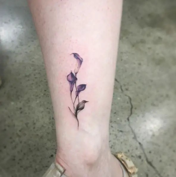 Mini Calla Lilies with Grey Bird Leg Tattoo