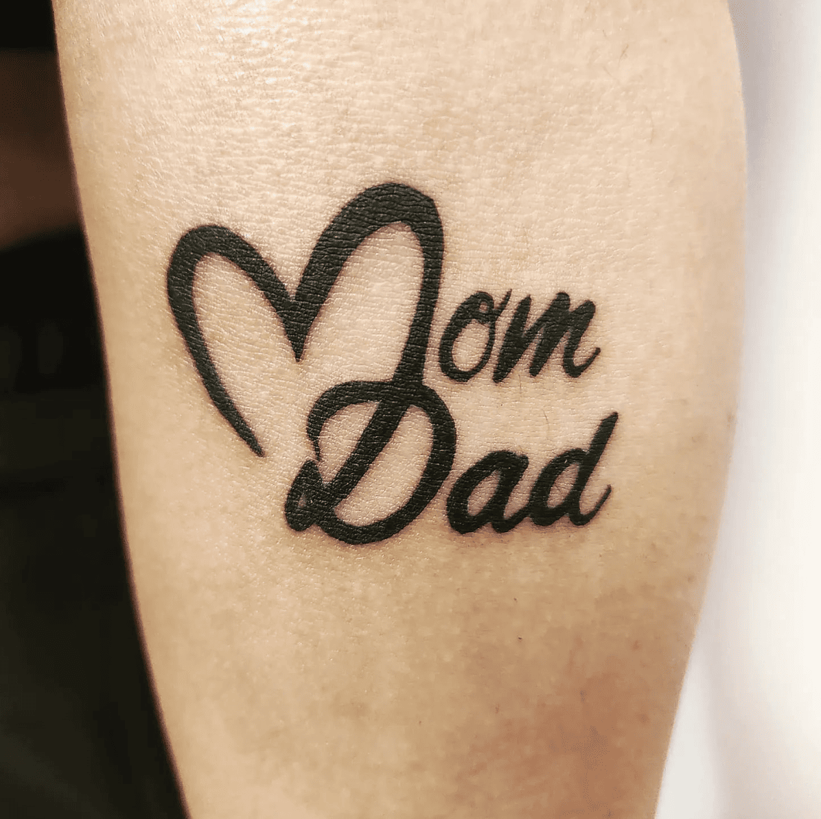 125+ Mom And Dad Tattoo Ideas To Immortalize Your Loved Ones