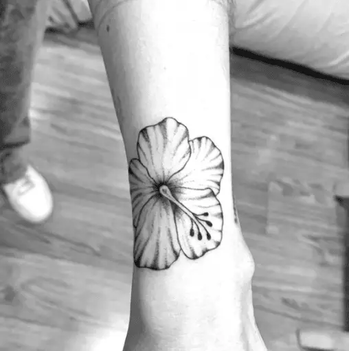 Greyscale Flor de Maga Leg Tattoo